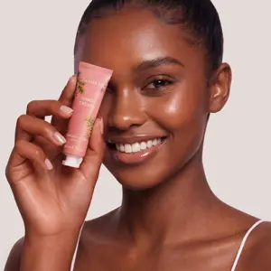 https://content.farmasi.ie/Product/1002796_64_4.webp
